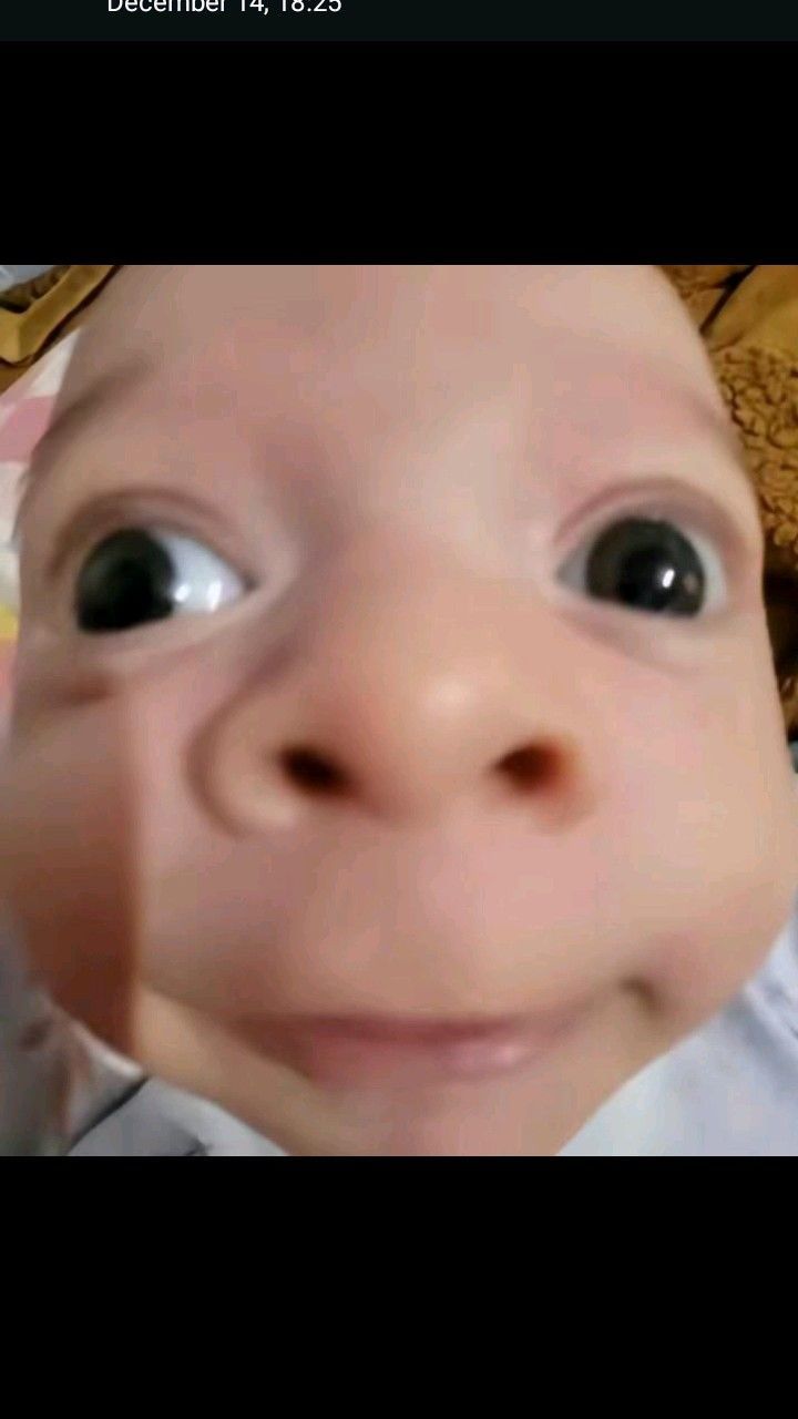 POV: moi qui regarde ma mère parce que elle me dit regarde moi dans les yeux